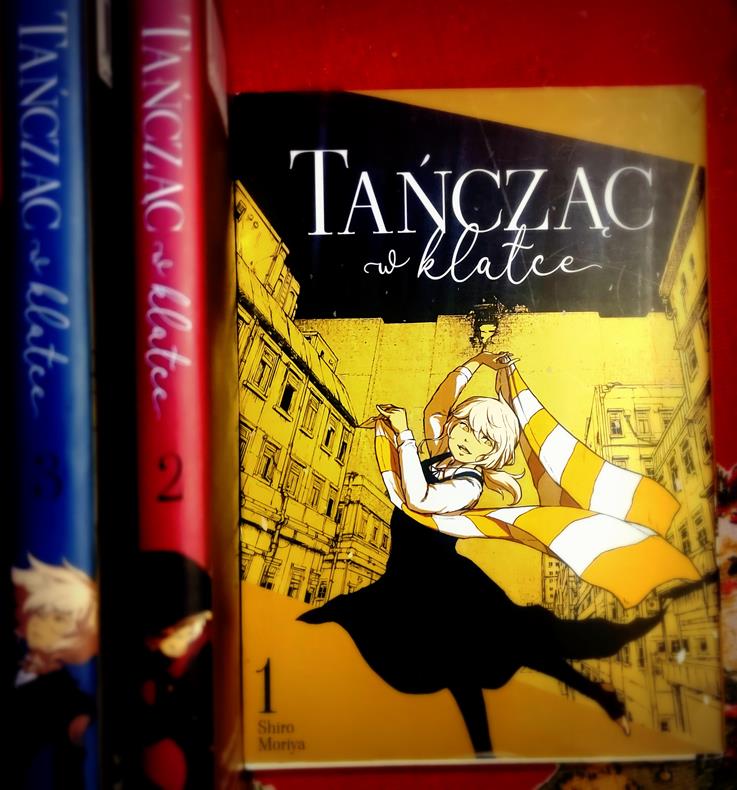 Tańcząc w klatce - okładka, trzy tomy